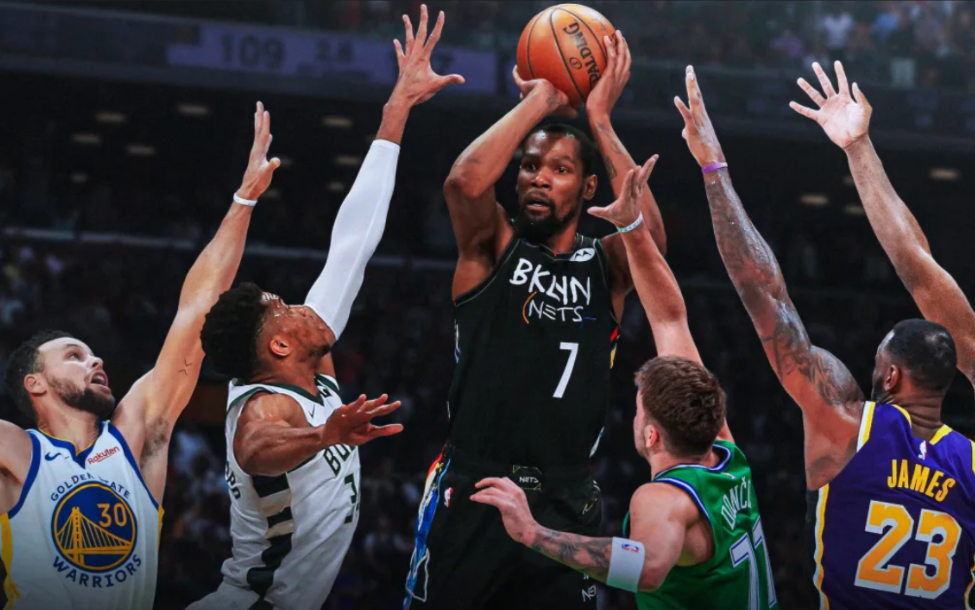 窗口期体能课后，曼联迎来里程碑备战CBA季后赛，信心回归，年轻球员得到机会的简单介绍