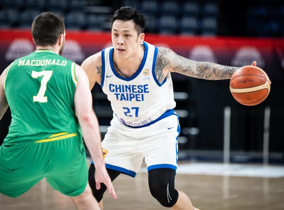 包含萨拉赫在篮网比赛中大比分领先山东男篮今晚复出首秀之后，深圳男篮今晚回应争议的词条